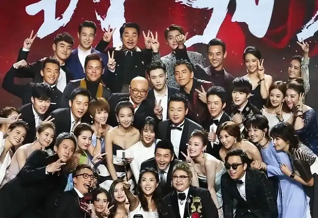 娱乐圈中帅气且专一的男星们：一股清流般的存在