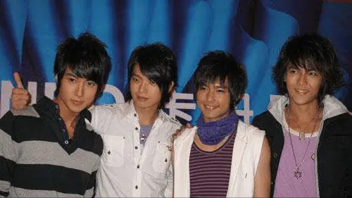 吴尊退出娱乐圈了吗_飞轮海 成员现状 台男团 发展历程