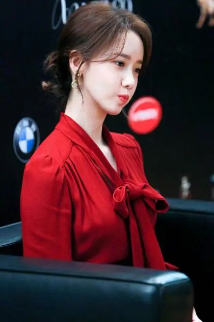 林允儿肌肤细腻无暇,素颜状态嫩似18岁!原来她是这样护肤的