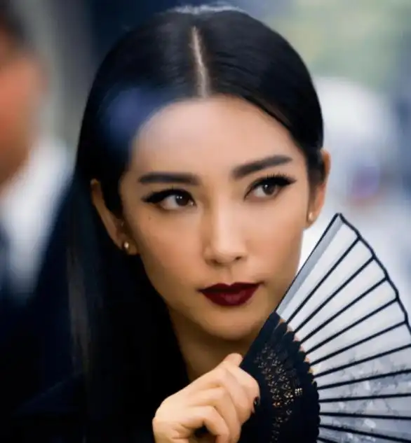 娇小女星风采_娱乐圈哪些女名星很矮_矮女星魅力