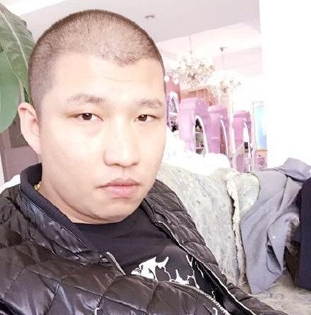 八卦爆料网红二驴是谁啊图片大全-_快手二驴被封杀原因_二驴辛有志关系