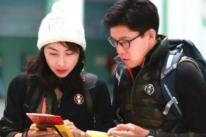 女明星富贵脸特征_天生富贵相女明星_旺夫面相的女明星